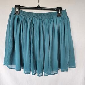 Candies Pleated Sheer Chiffon Mini Skirt Size M NWOT